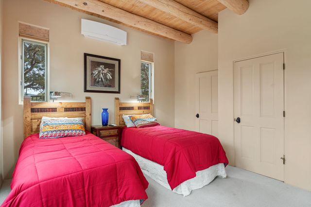 1085 Camino Manana, Santa Fe, NM 87501