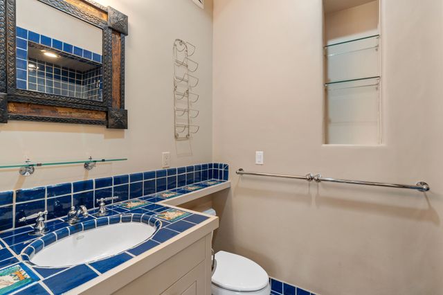 1085 Camino Manana, Santa Fe, NM 87501