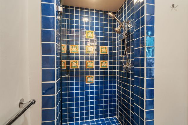 1085 Camino Manana, Santa Fe, NM 87501