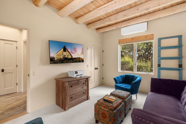 1085 Camino Manana, Santa Fe, NM 87501