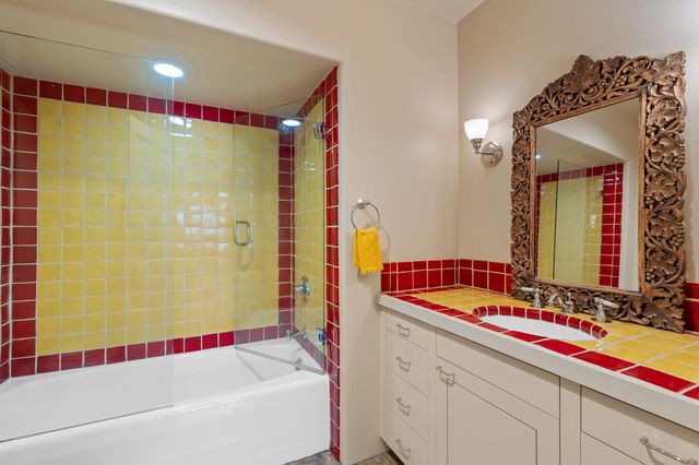 1085 Camino Manana, Santa Fe, NM 87501