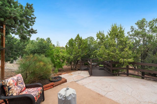 1085 Camino Manana, Santa Fe, NM 87501