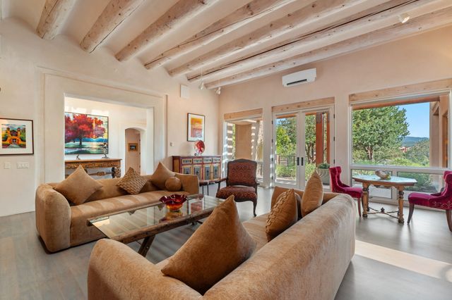 1085 Camino Manana, Santa Fe, NM 87501