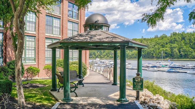60 Merrimac St 907, Amesbury, MA 01913