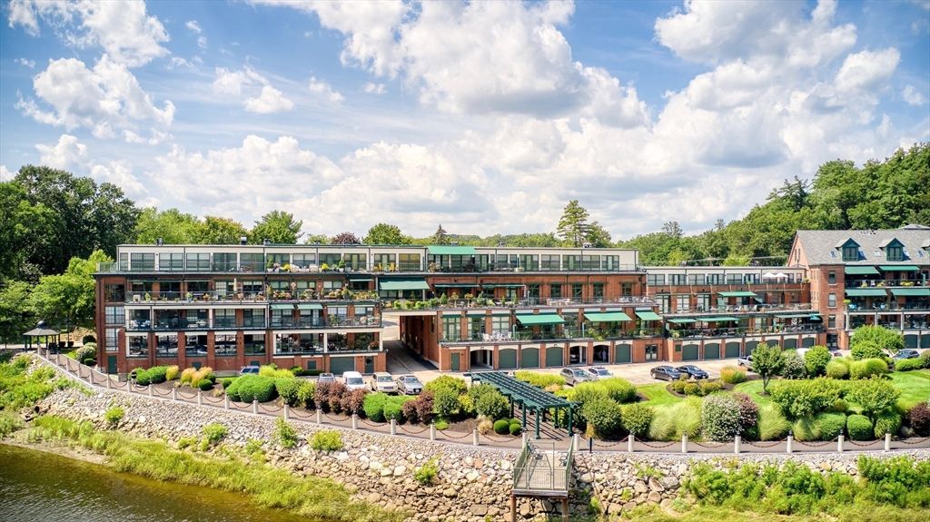 60 Merrimac St 907, Amesbury, MA 01913