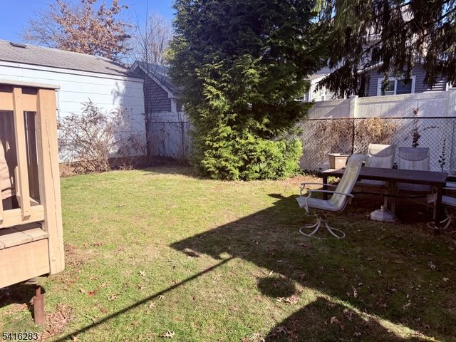 210 Burns Way, Fanwood Boro, NJ 07023