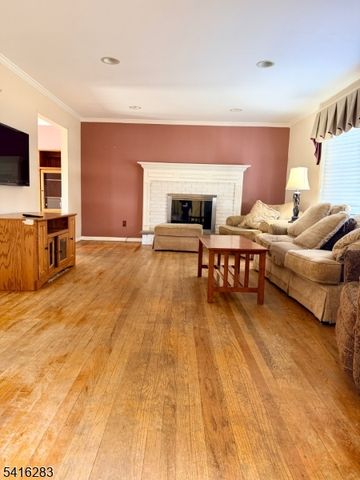 210 Burns Way, Fanwood Boro, NJ 07023