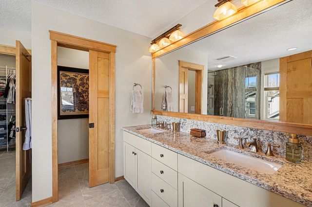 1520 Bridgewater Road, Golden Valley, MN 55422