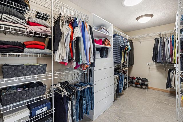 1520 Bridgewater Road, Golden Valley, MN 55422