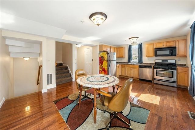 100 Rogers St 1, Lowell, MA 01852