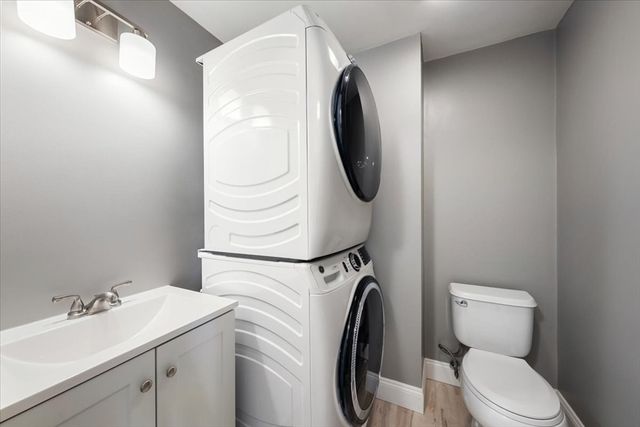 100 Rogers St 1, Lowell, MA 01852