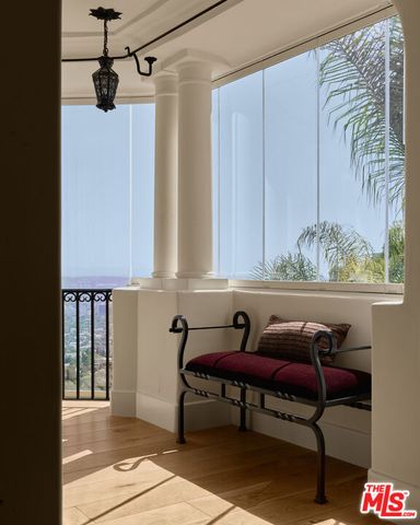1588 Viewsite Drive, Los Angeles, CA 90069