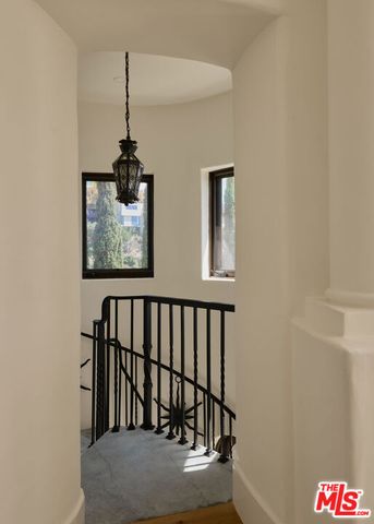 1588 Viewsite Drive, Los Angeles, CA 90069