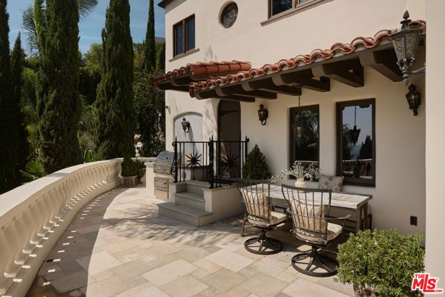 1588 Viewsite Drive, Los Angeles, CA 90069