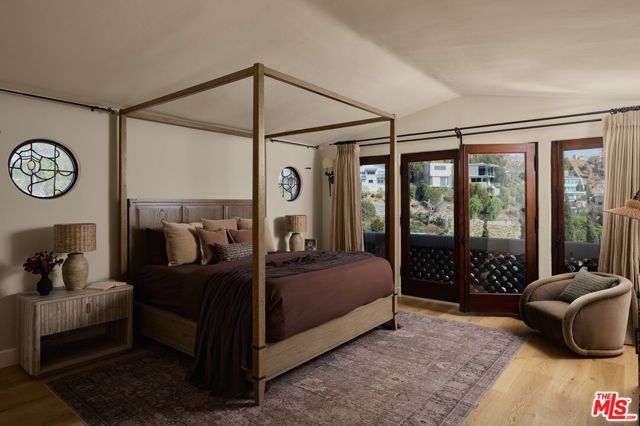 1588 Viewsite Drive, Los Angeles, CA 90069