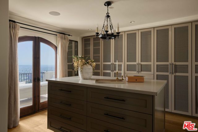 1588 Viewsite Drive, Los Angeles, CA 90069