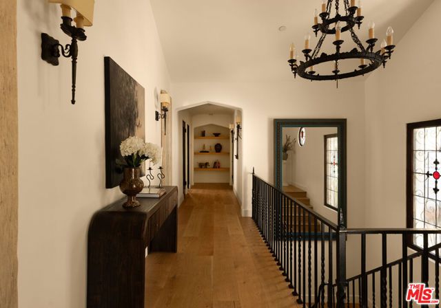 1588 Viewsite Drive, Los Angeles, CA 90069