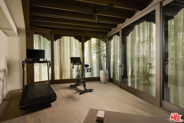 1588 Viewsite Drive, Los Angeles, CA 90069
