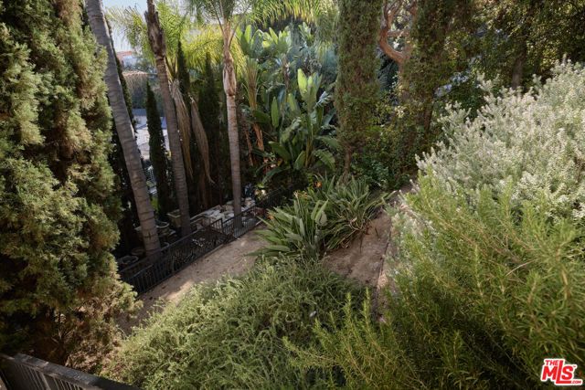 1588 Viewsite Drive, Los Angeles, CA 90069