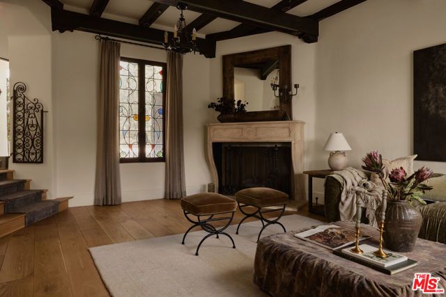 1588 Viewsite Drive, Los Angeles, CA 90069