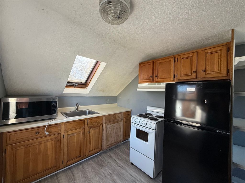 144 Franklin St 3, Framingham, MA 01702