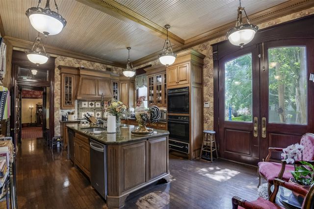 400 W Denton Street, Ennis, TX 75119