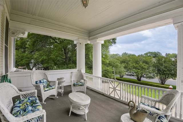 400 W Denton Street, Ennis, TX 75119