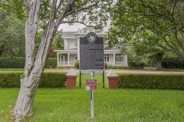 400 W Denton Street, Ennis, TX 75119