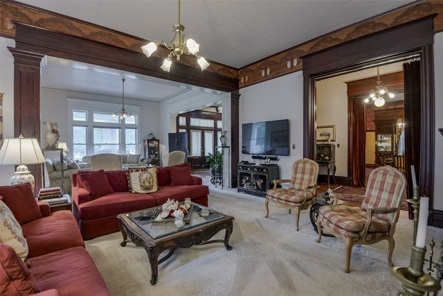 400 W Denton Street, Ennis, TX 75119