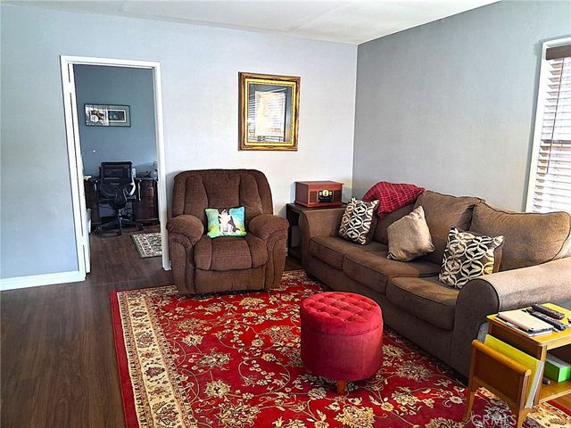 295 E Grevillia, Pomona, CA 91767