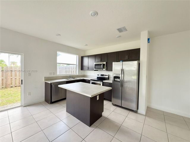 2701 SE 15th St, Homestead, FL 33035