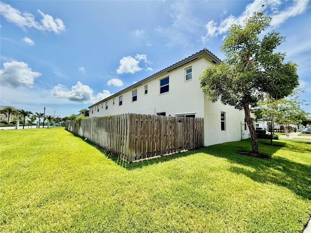 2701 SE 15th St, Homestead, FL 33035