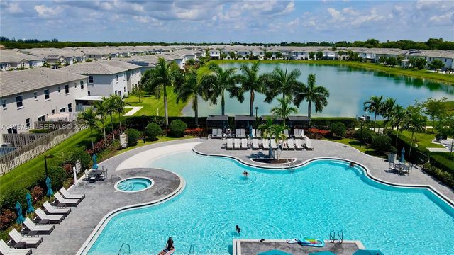 2701 SE 15th St, Homestead, FL 33035