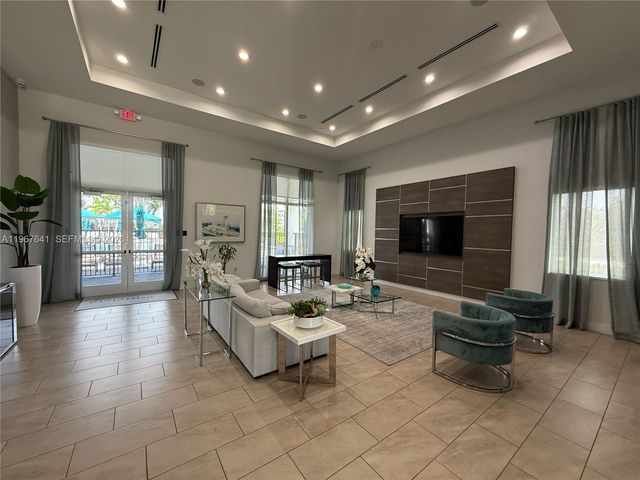 2701 SE 15th St, Homestead, FL 33035