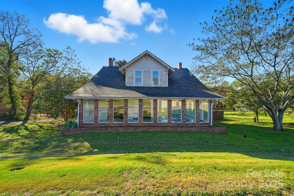 105 2nd Avenue SW, Catawba, NC 28609