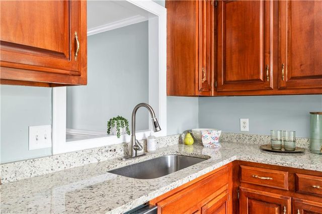 924 Lucas Creek Rd Apt 2, Newport News, VA 23608