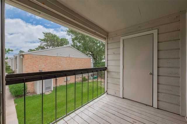 17331 Red Oak Drive 36, Houston, TX 77090