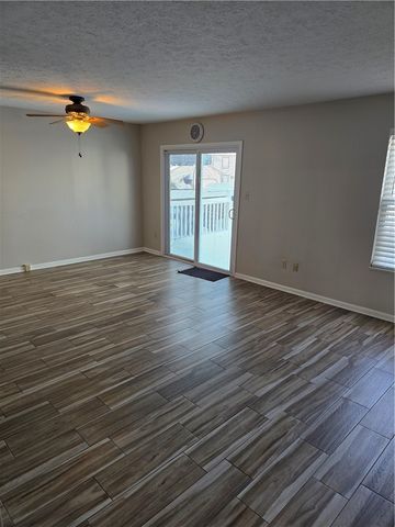 1492 Yorktown, Cecil, PA 15055