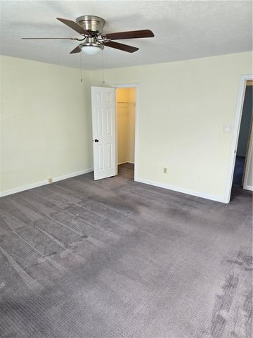 1492 Yorktown, Cecil, PA 15055