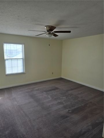 1492 Yorktown, Cecil, PA 15055