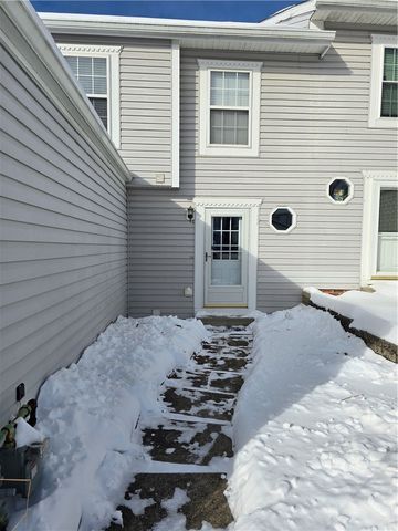 1492 Yorktown, Cecil, PA 15055