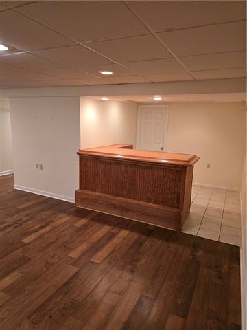 1492 Yorktown, Cecil, PA 15055