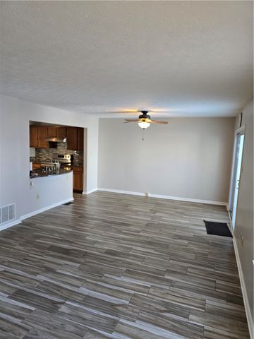 1492 Yorktown, Cecil, PA 15055