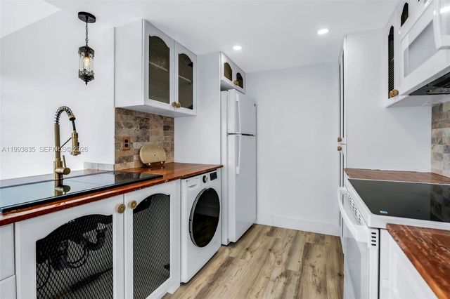 285 NE 191st St 2925, Miami, FL 33179