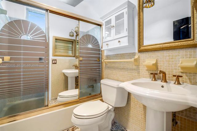 285 NE 191st St 2925, Miami, FL 33179