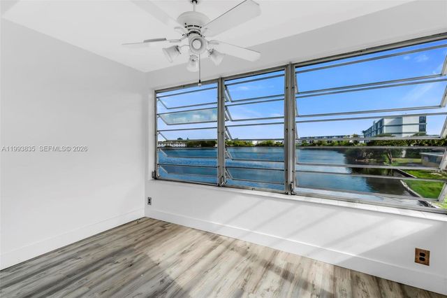 285 NE 191st St 2925, Miami, FL 33179