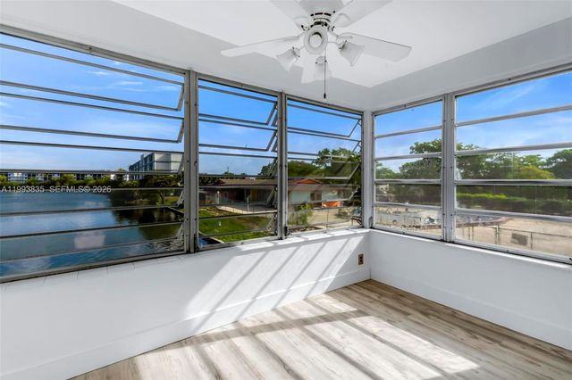 285 NE 191st St 2925, Miami, FL 33179