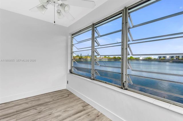 285 NE 191st St 2925, Miami, FL 33179