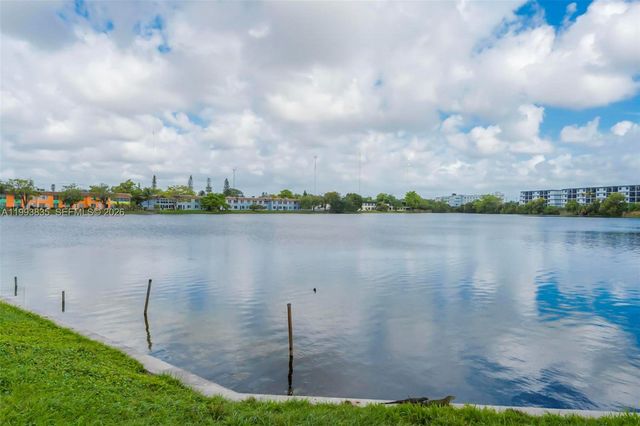 285 NE 191st St 2925, Miami, FL 33179