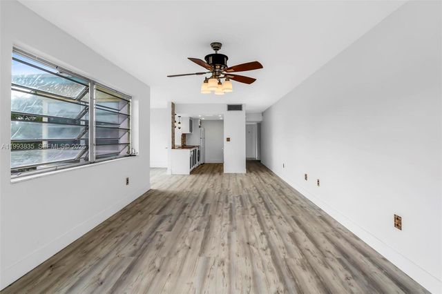 285 NE 191st St 2925, Miami, FL 33179